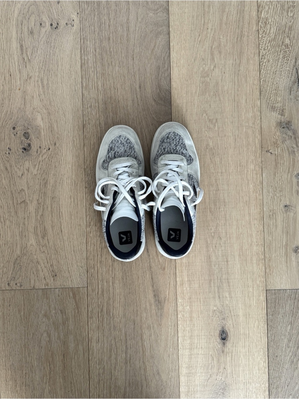 VEJA V-10 Women’s Sneakers Gray Cream Black Size 10